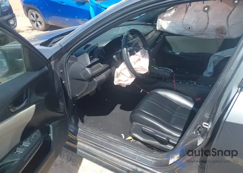 2018 Honda Civic Sport z USA, uszkodzony, nr VIN SHHFK7H41JU216767